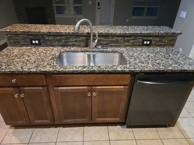 163 Sunset Ln, Woodstock, GA 30189 - photo 4