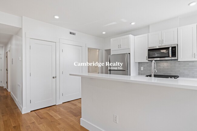 309 Columbia St unit 1, Cambridge, MA 02141 - photo 5