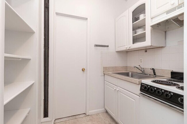 329 E 94th St unit ID1032023P, New York, NY 10128 - photo 5