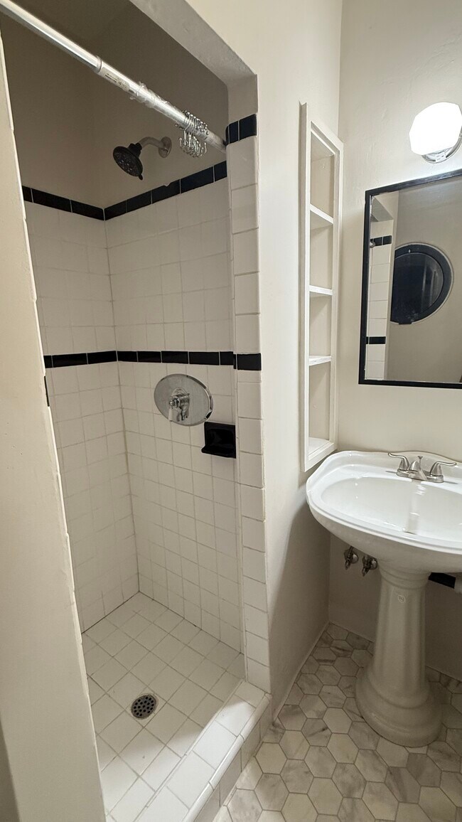 4400 N Lakewood Blvd unit 4400 AND A HALF, Long Beach, CA 90808 - photo 5