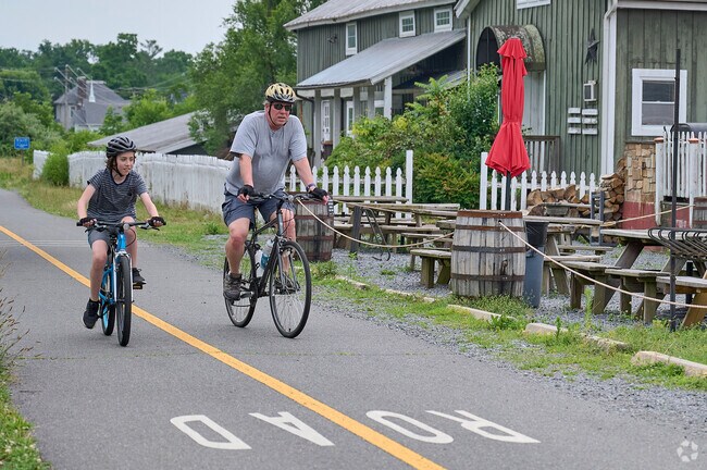 Many outdoor recreational opportunities are available in Ashbrook.