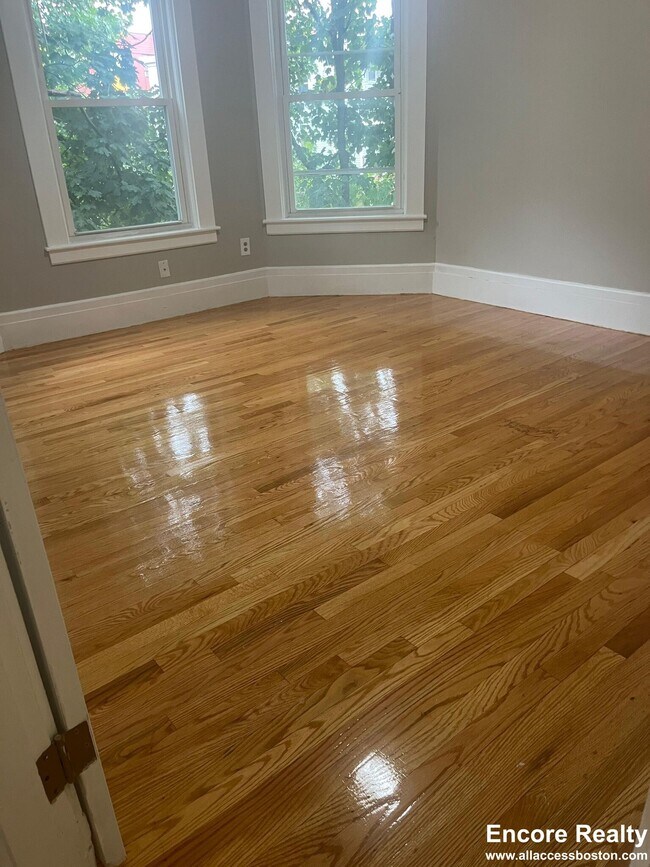 186 Bowdoin St unit 8, Dorchester, MA 02122 - photo 2