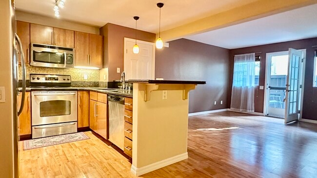 5404 Balboa Arms Dr unit 354, San Diego, CA 92117 - photo 3