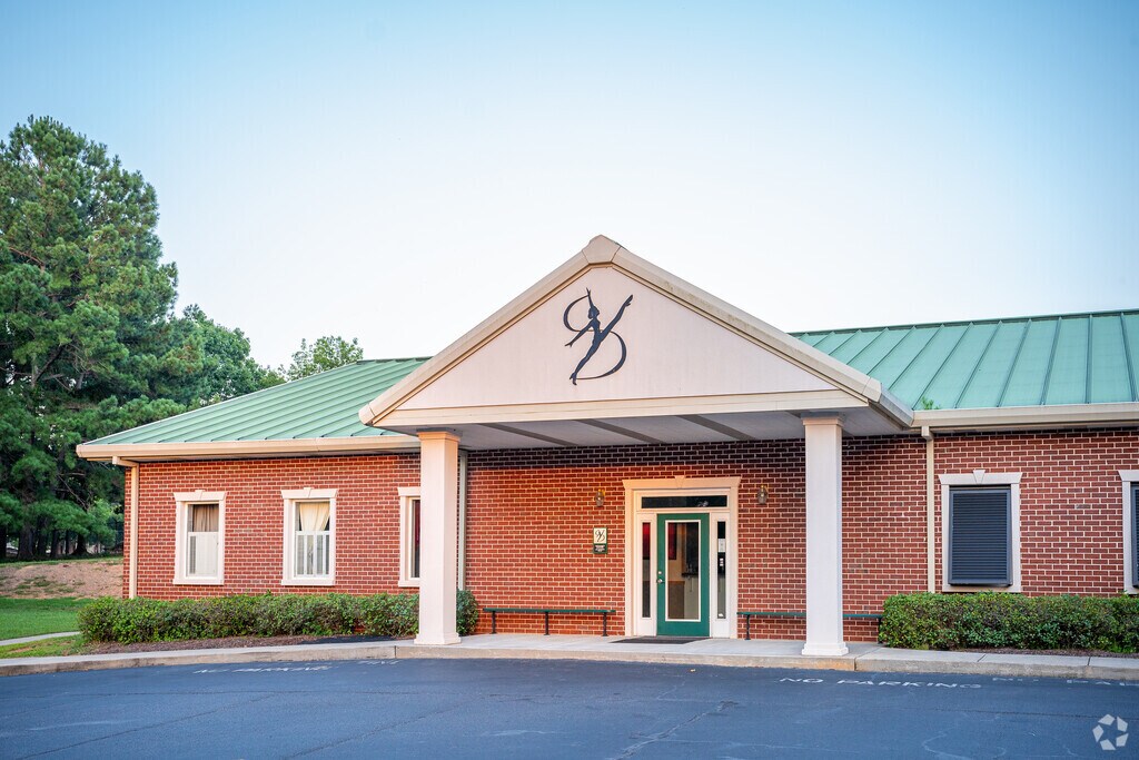 Academics Plus is a private school in Columbia County with an enrollment of 10 students.