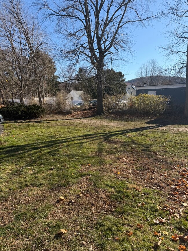 15 Parsons St unit 11, Easthampton, MA 01027 - photo 3