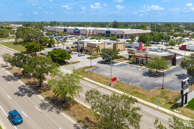 Aerial perspective, showing Venice East proximity to Tamiami Trail, retail and dining options.