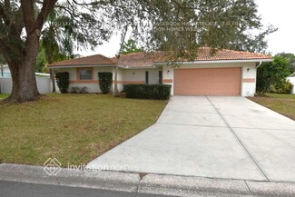 2201 Lakewood Dr, Nokomis, FL 34275