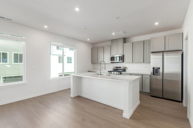 10776 Spalding View, Colorado Springs, CO 80908 - photo 4