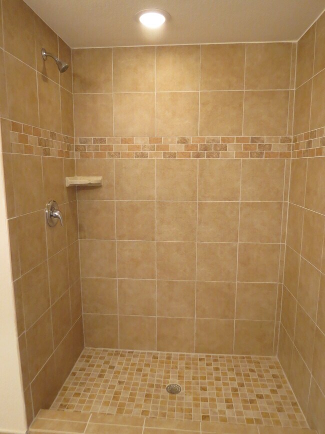 Palmesta Master Shower