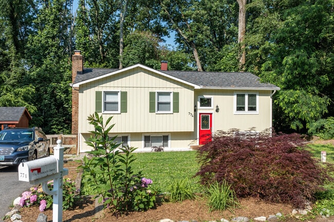 You can find bi-level homes within the trees of Cape St. Claire.