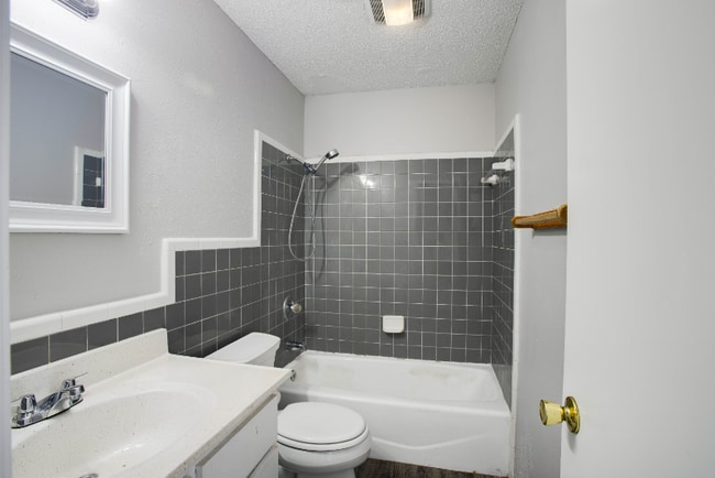 20105 San Marcos Hwy unit 1B, San Marcos, TX 78666 - photo 5