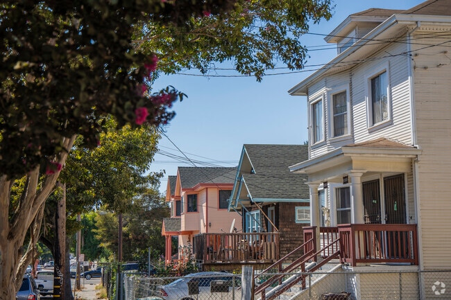 Ivy Hill is full of classic Californian architecture.