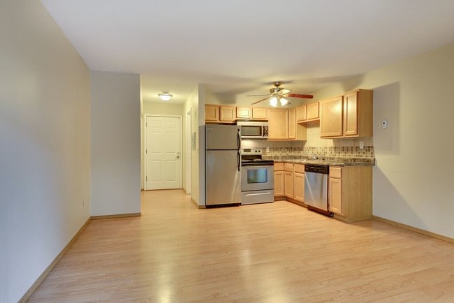 Uptown Plaza, Minneapolis, MN 55404 - photo 7