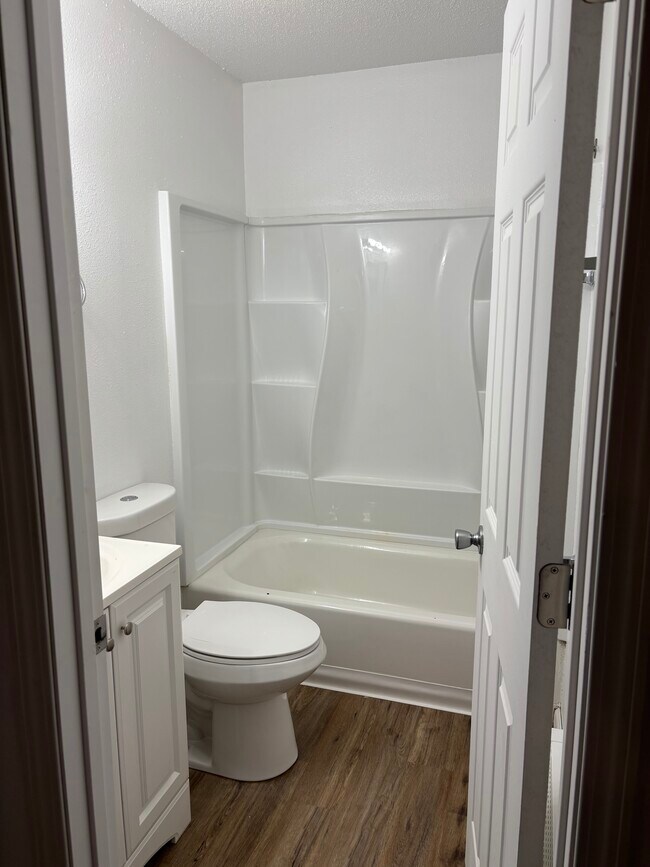 CR Legacy, Cedar Rapids, IA 52404 - photo 5