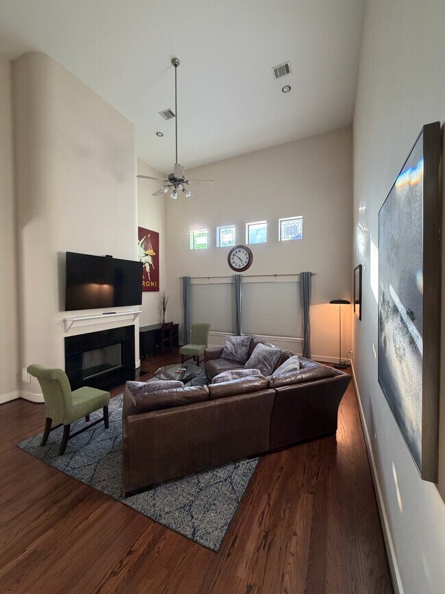 5810 Darling St, Houston, TX 77007 - photo 4