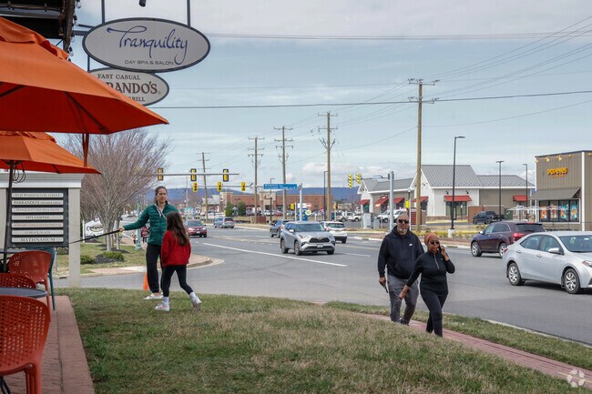 Hickory Grove offers vibrant dining and recreation options for active lifestyles and social fun.