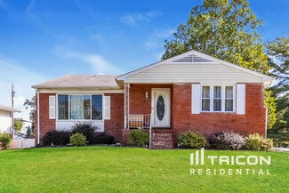 8104 Streamwood Dr, Pikesville, MD 21208