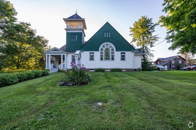 Mansfield Cooperative School is a private middle school in Richmond, VT.