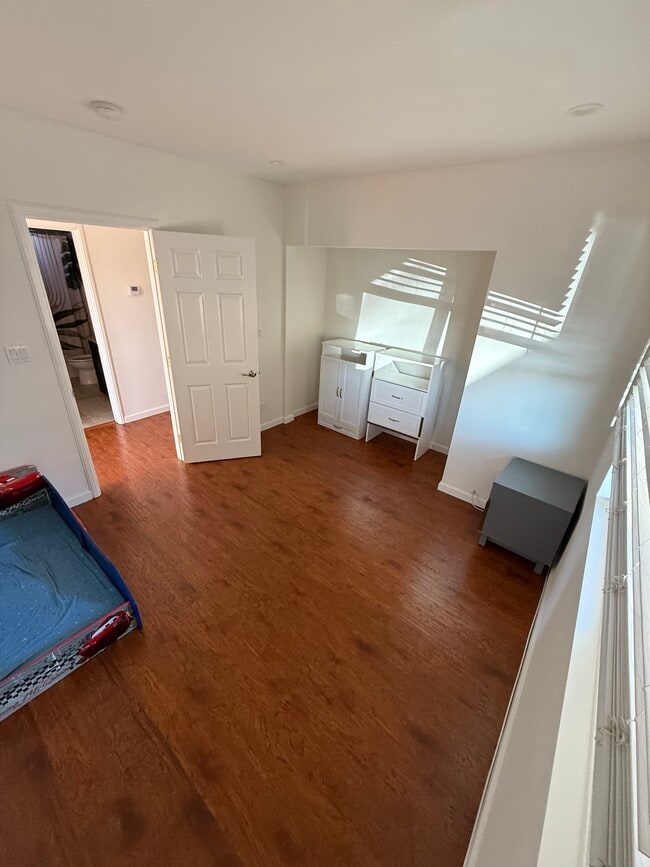 10548 Tinker Ave, Tujunga, CA 91042 - photo 7