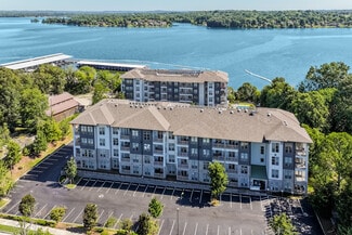 2401 Lakeshore Dr, Old Hickory, TN 37138