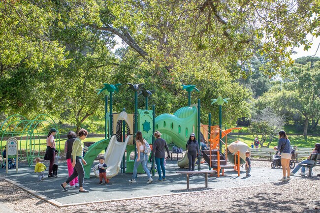 Dimond Park is nearby to play and enjoy nature.