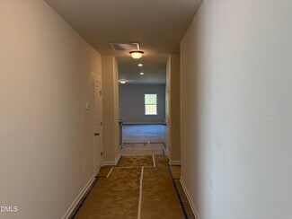 521 Olivia Crossing Ct, Four Oaks, NC 27524