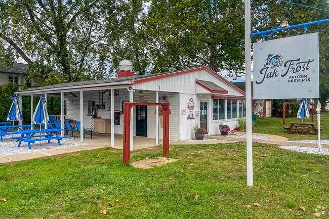 Enjoy your favorite dessert from Jack Frost Frozen Desserts near Royalton.