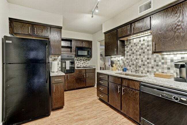 Marquee Uptown & Carriage Square, Houston, TX 77056 - photo 7