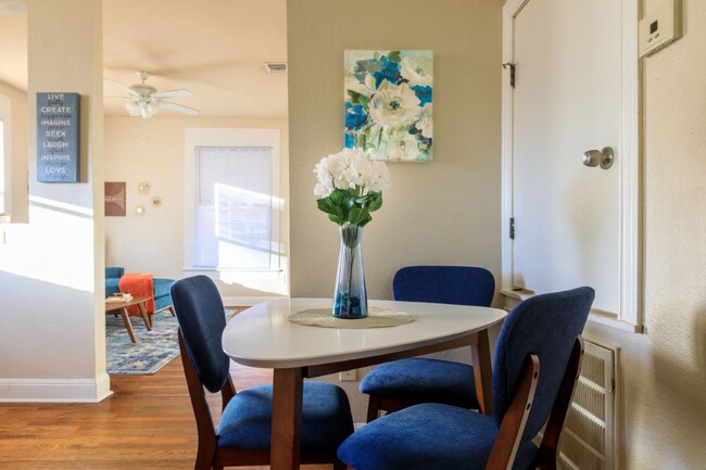 410 E Carson St unit 3, San Antonio, TX 78208 - photo 6