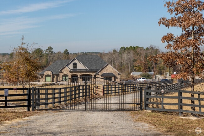 There are some very large homes around Pine Ridge.