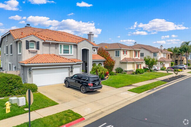 Large two story homes provide residents of Diamond Oaks spacious family time when not golfing.