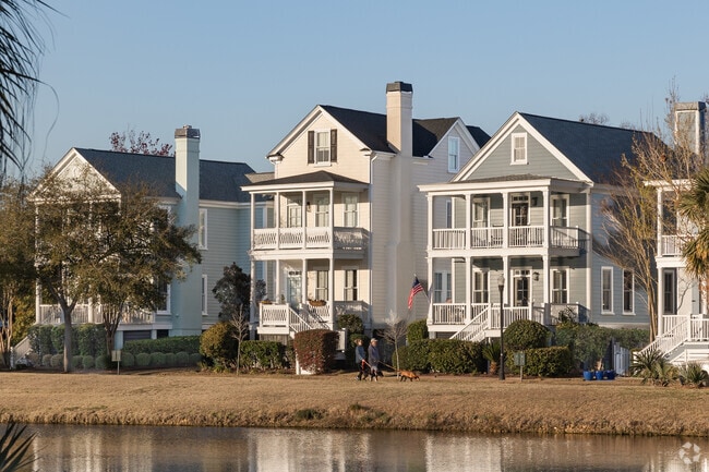 Find traditional home styles with spacious double porches on Daniel Island.