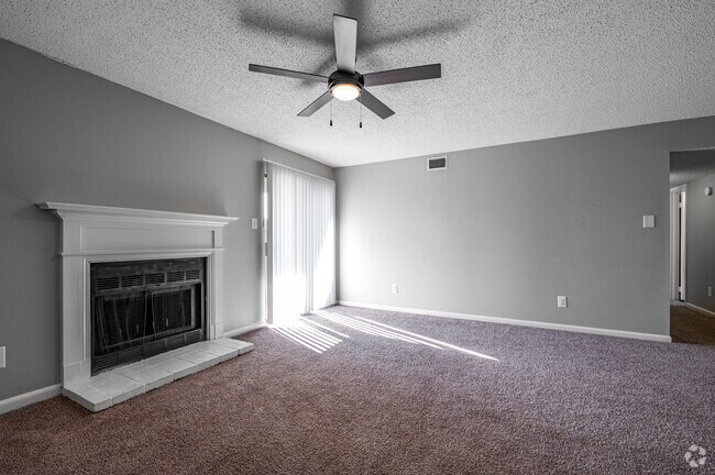 2BR, 2BA - 1,100SF