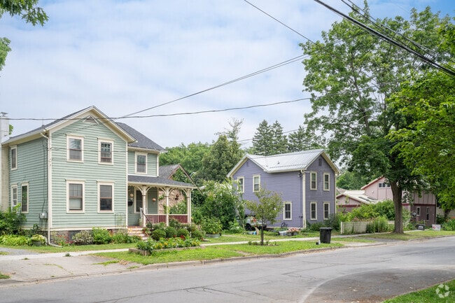 The average home value in North Side is $337,000.