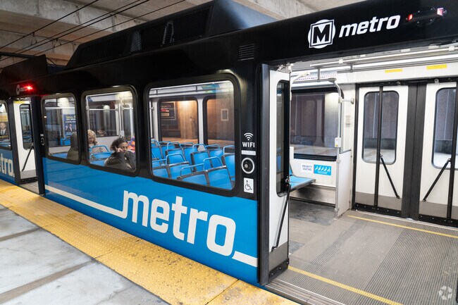 The Metro allows Clayton residents easy access to the city of St Louis or the airport.