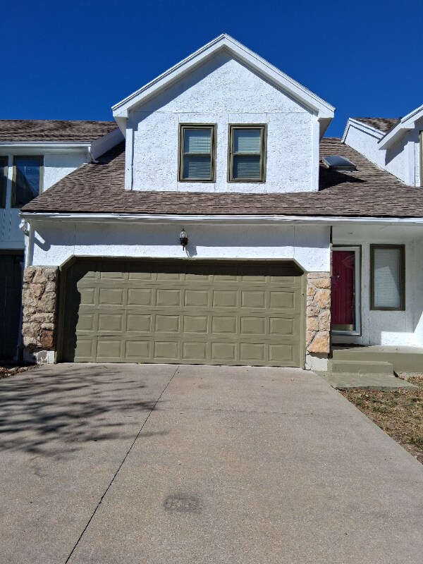 10814 W 116th Terrace, Overland Park, KS 66210