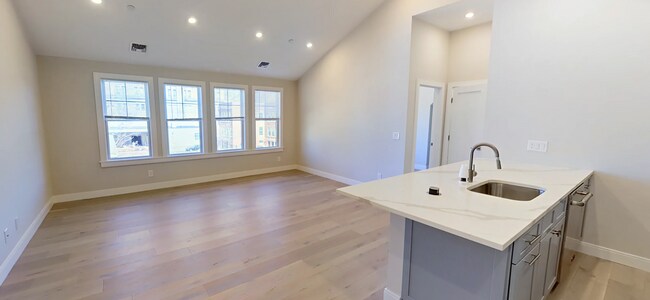 26 Cummins Hwy unit 32 - 2, Boston, MA 02131 - photo 2