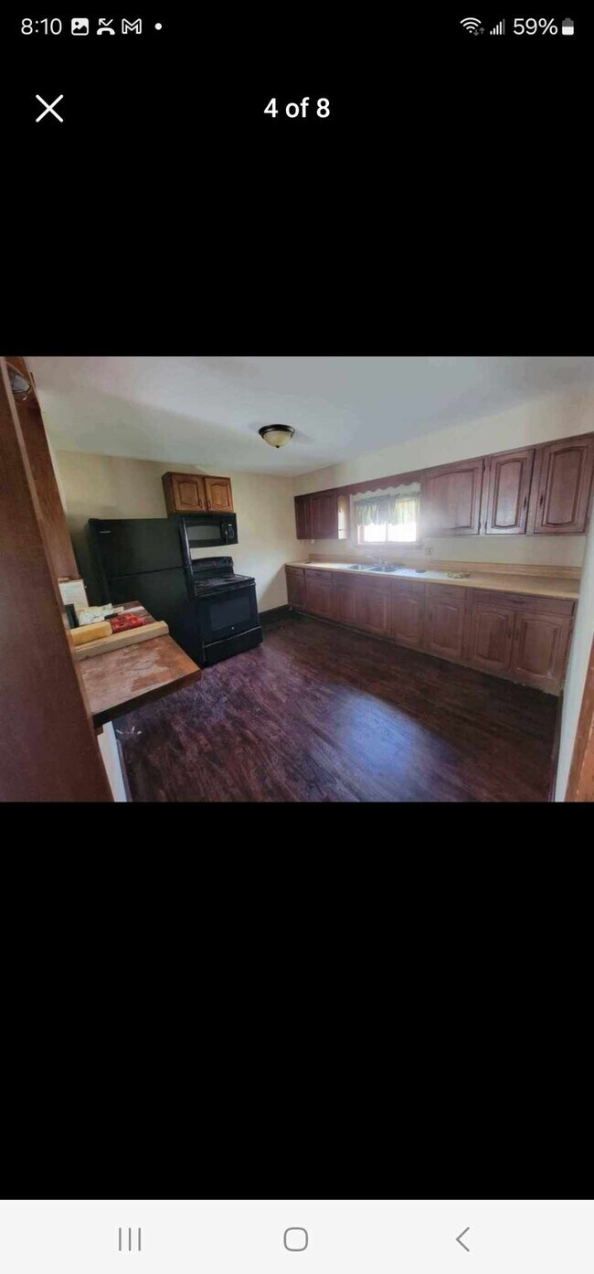 66 S Gamble St unit 1/2 - Upstairs, Shelby, OH 44875 - photo 2