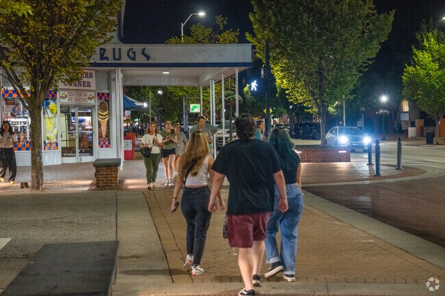 Residents in Lundy Chase often Toomer's Corner after cheering on the Tigers.