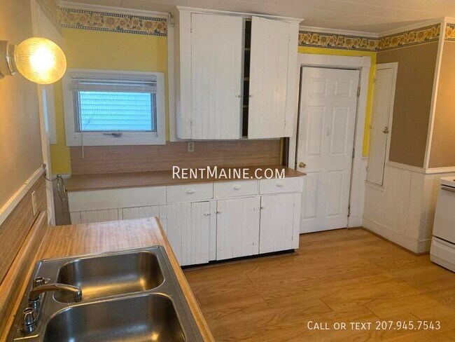 53 Parker St unit 1, Brewer, ME 04412 - photo 3