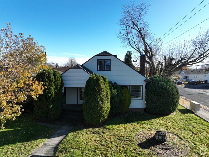 4904 N Stevens St, Spokane, WA 99205 - photo 2