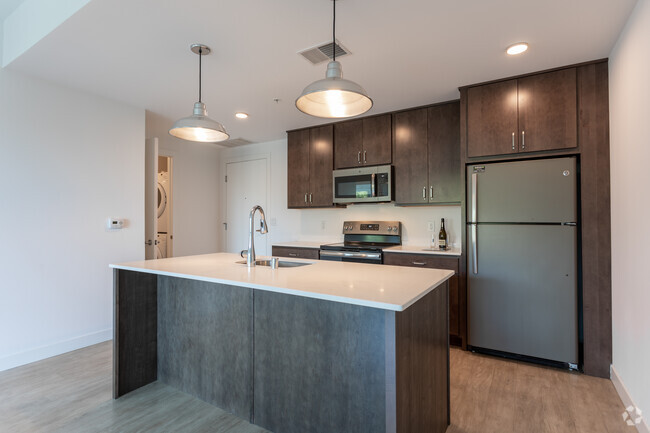 1BR, 1Ba - 728SF