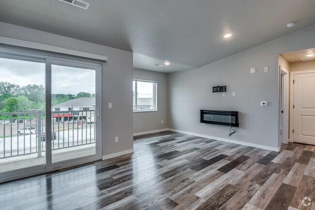 2BR, 2BA - 984SF - Living Room