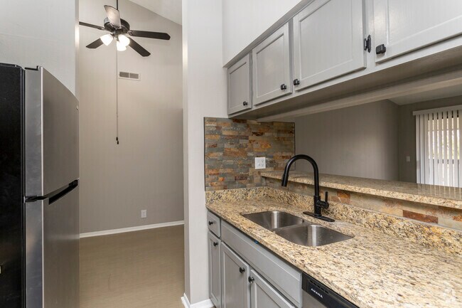 Reserve at the Knolls Apartments and Townhomes, Omaha, NE 68164 - photo 3