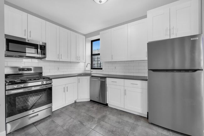 253 Albany Ave unit 3R, Brooklyn, NY 11213 - photo 3