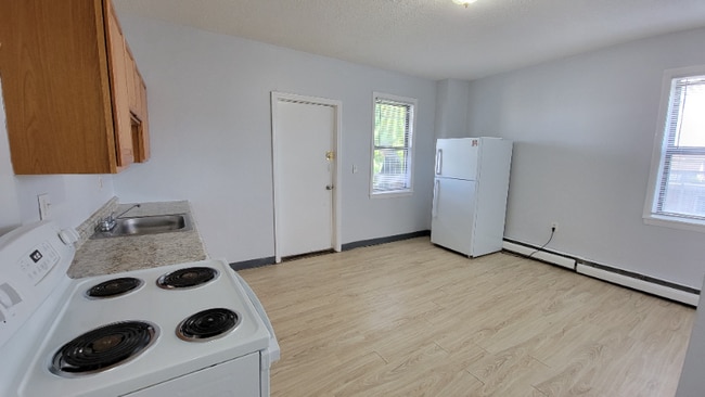 464 Wethersfield Ave unit 3S, Hartford, CT 06114 - photo 4