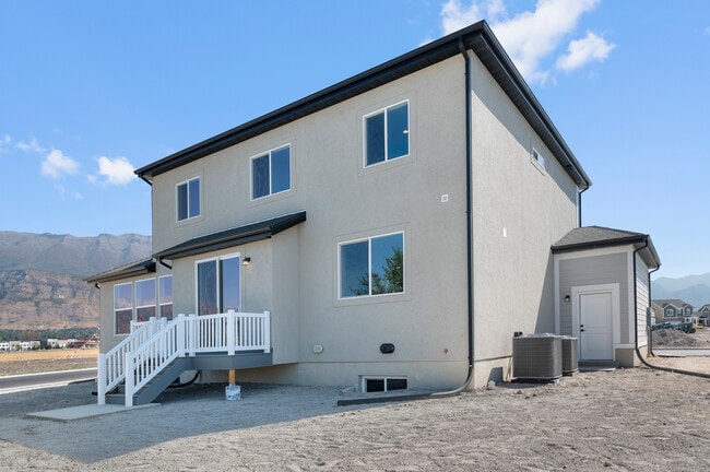 611 N Briarwood Ln, Lindon, UT 84042 - photo 5