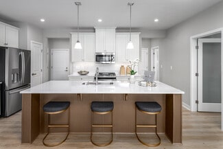 1601 Potomac Shores Pkwy Unit 201, Dumfries, VA 22026