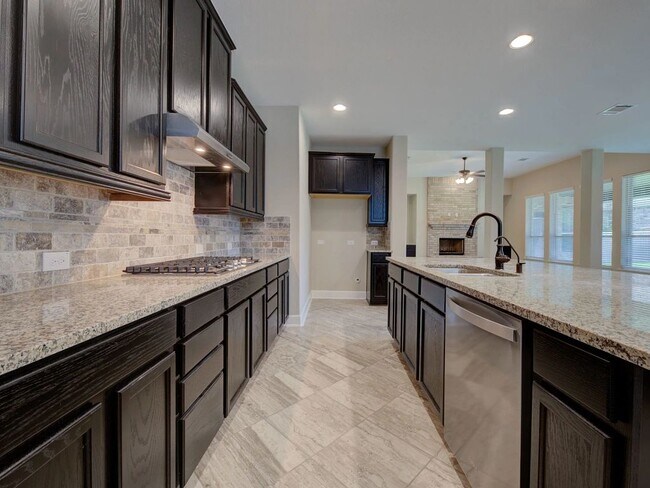 113 Annette Dr unit 36501073, Castroville, TX 78009 - photo 6