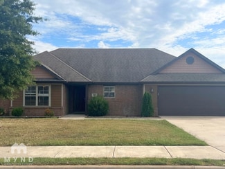 430 Capri St, Centerton, AR 72719